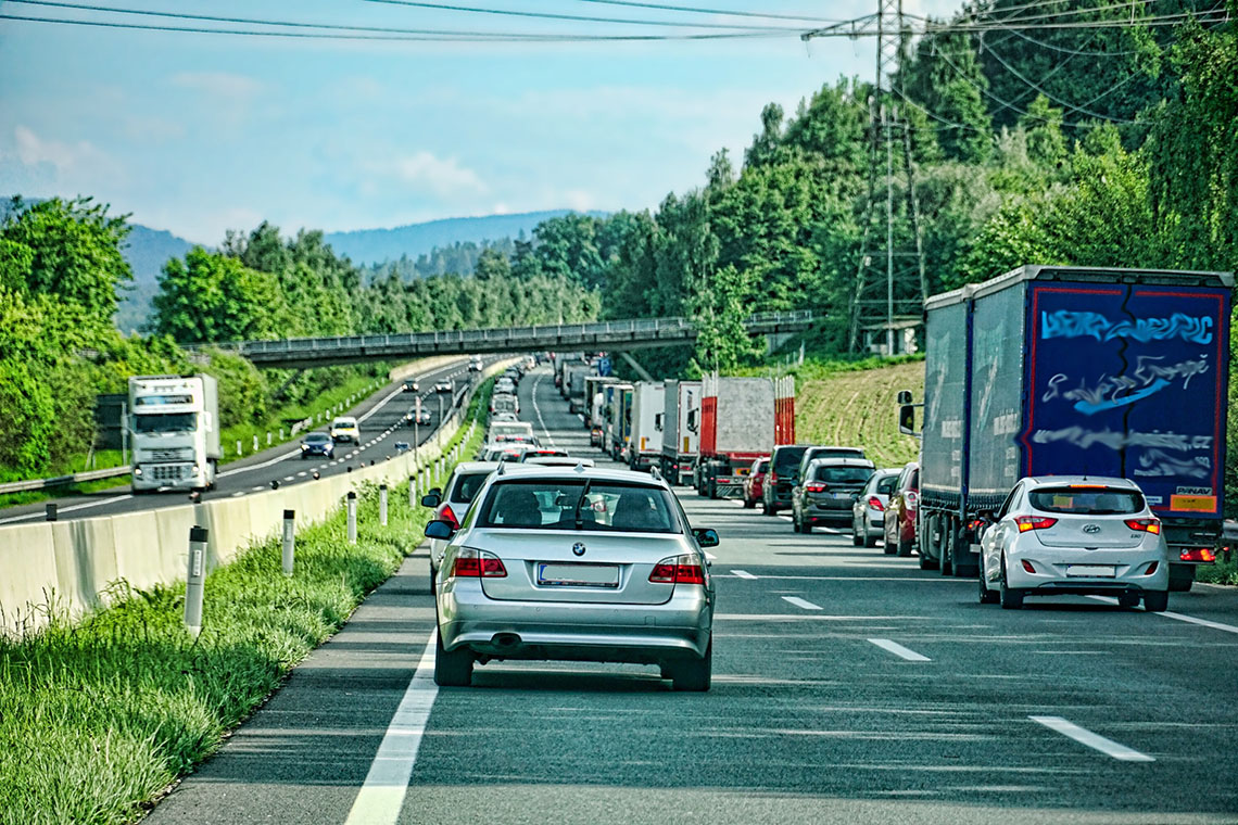 Hogyan közlekedjünk nyáron az autópályán?
