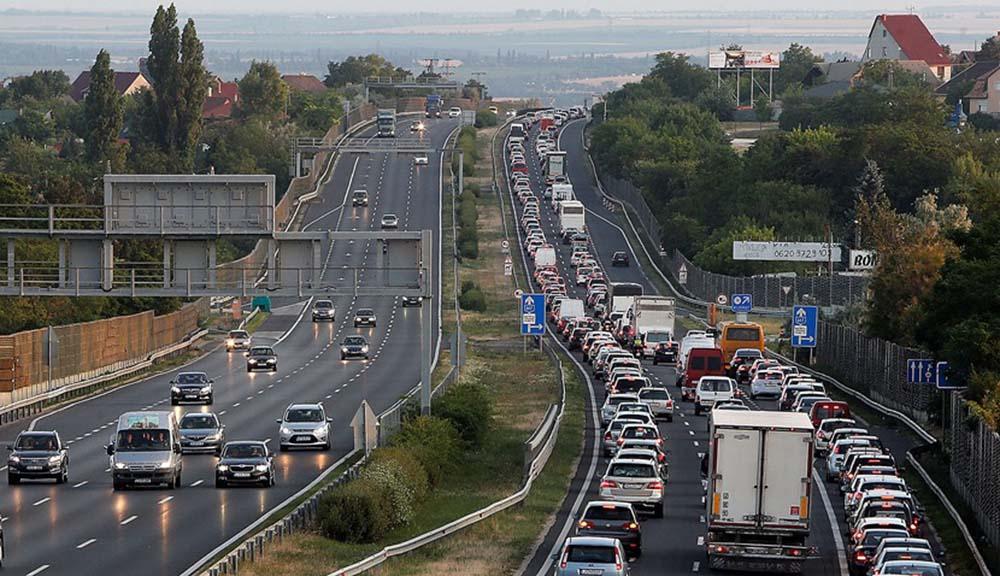 Hasznos tippek a biztonságos nyári vezetéshez